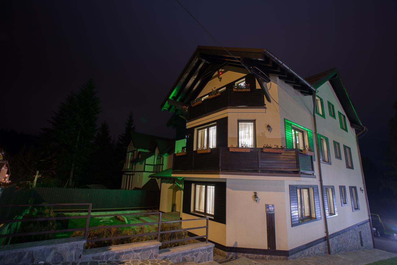 Pensiunea Carmen'S Mansion B ซินายา ภายนอก รูปภาพ